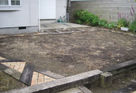 除草剤を散布する